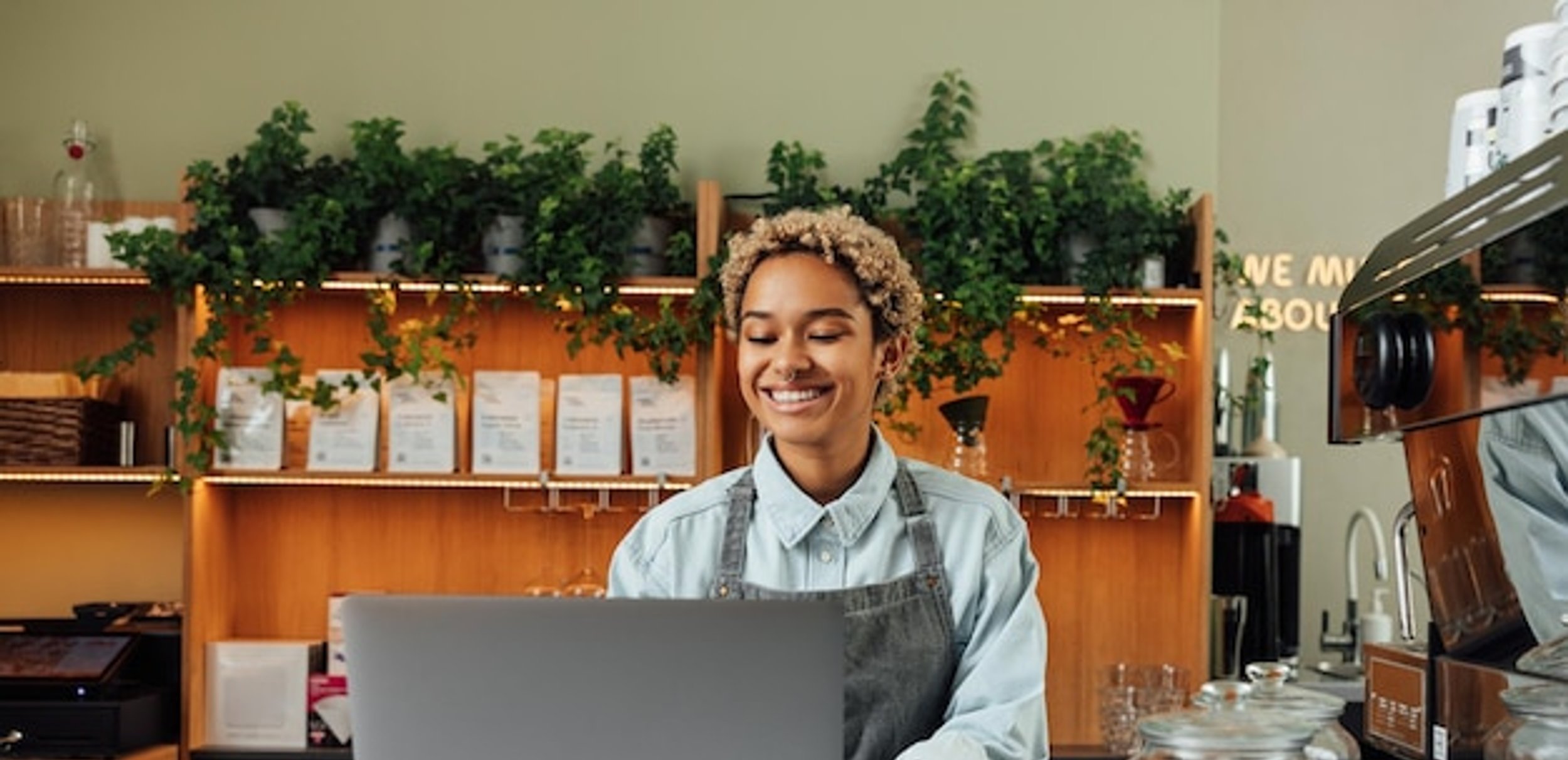 Satisfied Florence entrepreneur reviewing digital marketing results